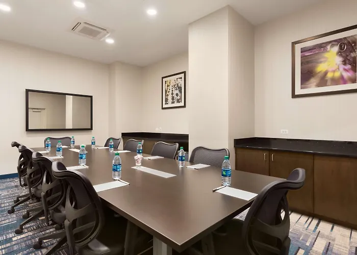 Hotel Hampton Downtown/n Loop/michigan Ave 3*